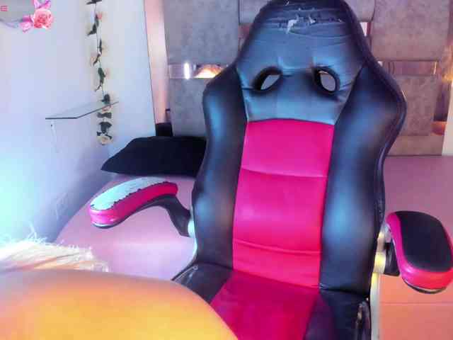 Natasha-Adams webcam