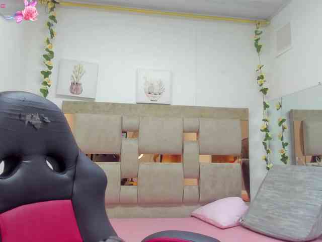 Natasha-Adams webcam