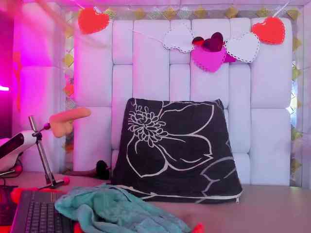 Natasha-Adams webcam