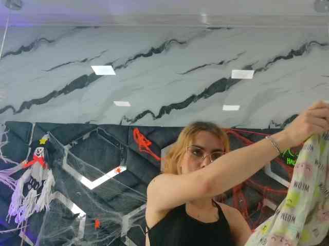 Natasha-Adams webcam