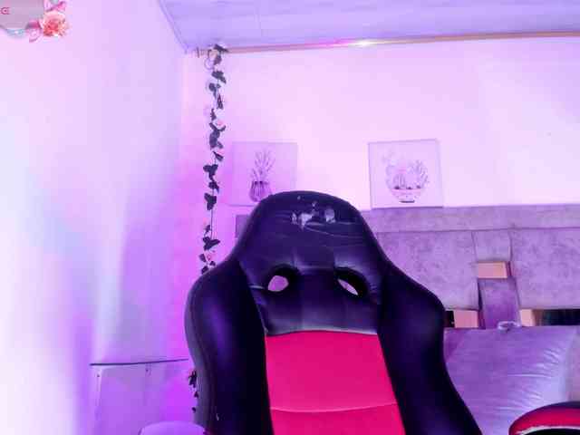 Natasha-Adams webcam