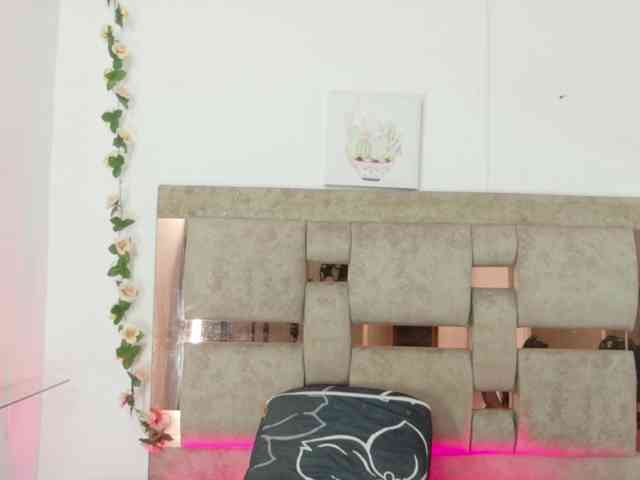 Natasha-Adams webcam