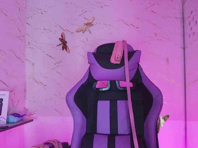 Natasha-Adams Natasha-Adams