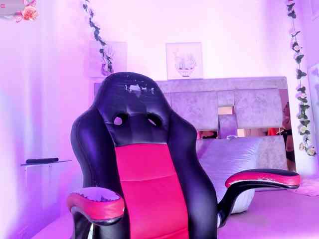 Natasha-Adams webcam