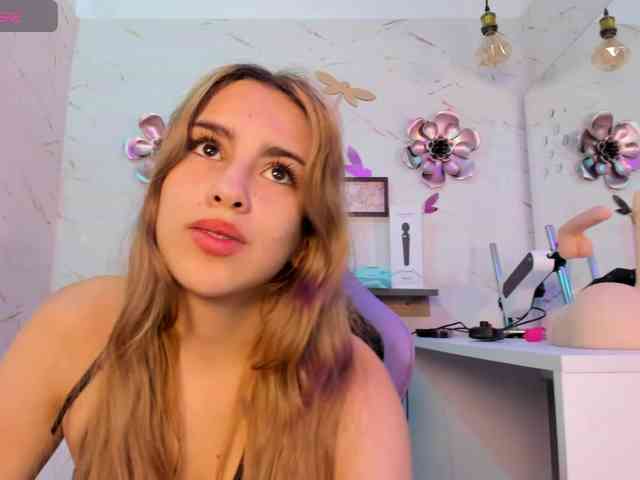 Natasha-Adams webcam