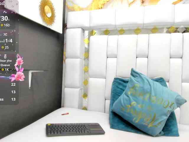 Natasha-Adams webcam