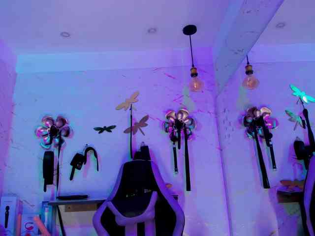 Natasha-Adams webcam