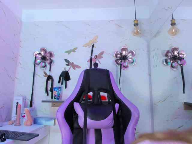 Natasha-Adams webcam