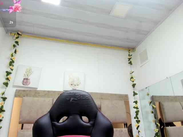 Natasha-Adams webcam