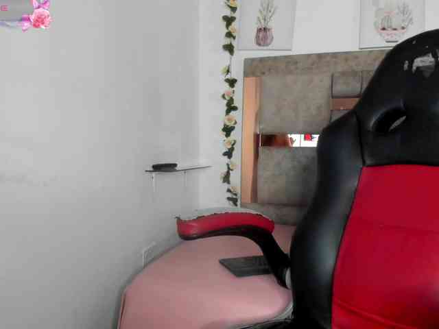 Natasha-Adams webcam