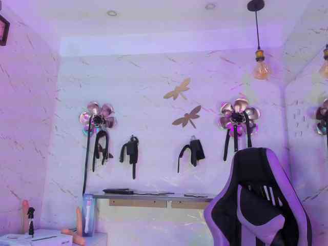 Natasha-Adams Natasha-Adams