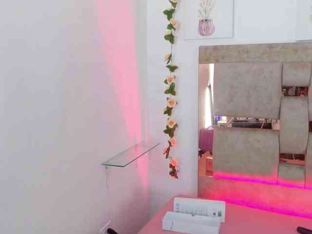 Natasha-Adams Natasha-Adams