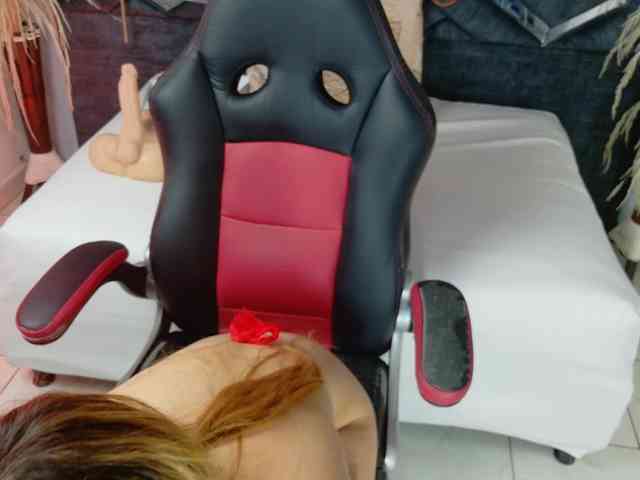Natasha-Adams webcam
