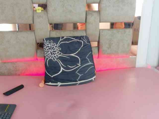 Natasha-Adams webcam