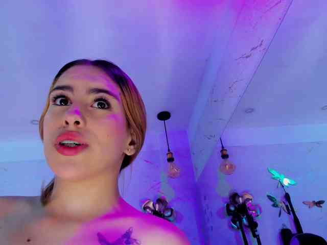 Natasha-Adams webcam