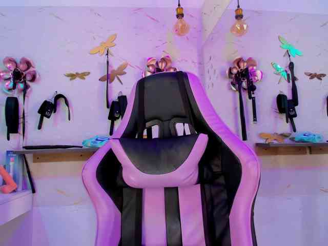 Natasha-Adams Natasha-Adams