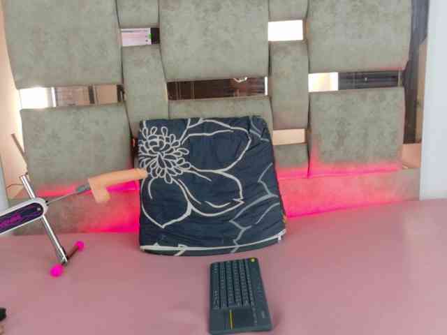 Natasha-Adams webcam