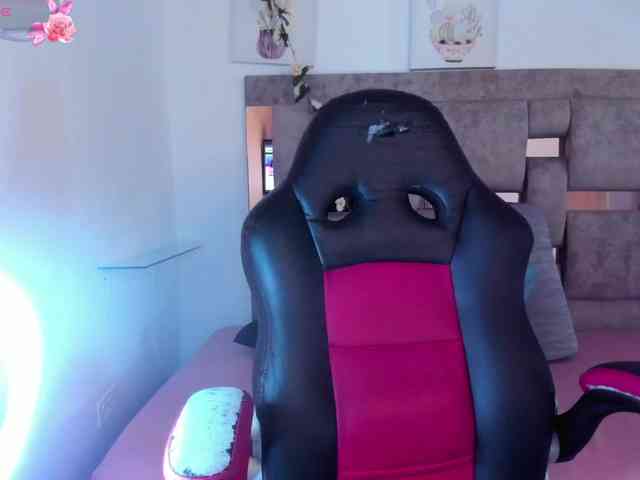 Natasha-Adams webcam