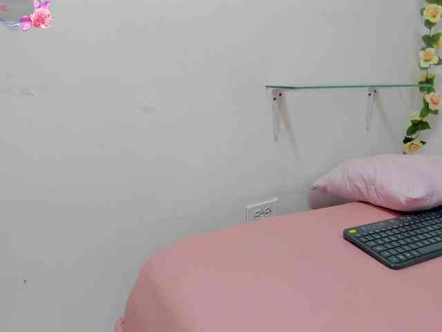 Natasha-Adams webcam