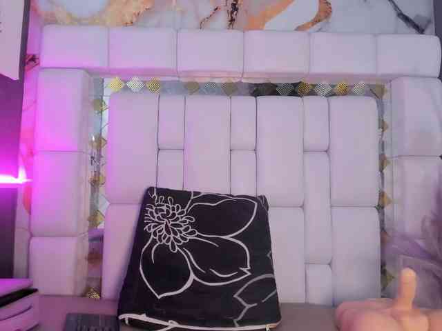 Natasha-Adams webcam