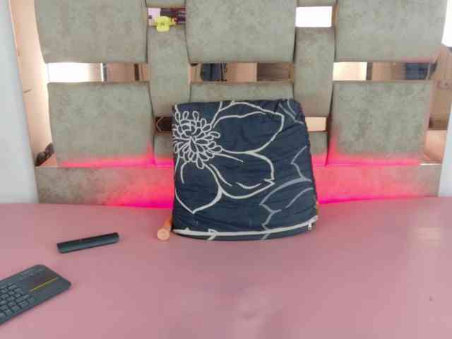 Natasha-Adams webcam