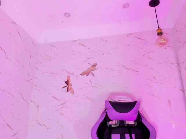 Natasha-Adams webcam