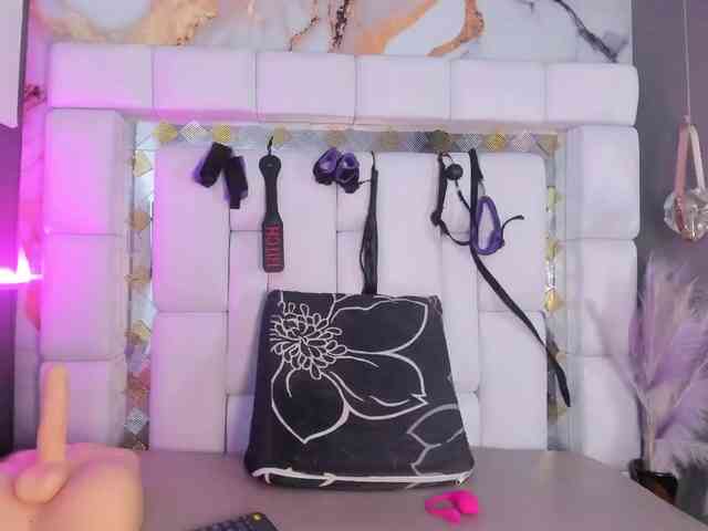 Natasha-Adams webcam