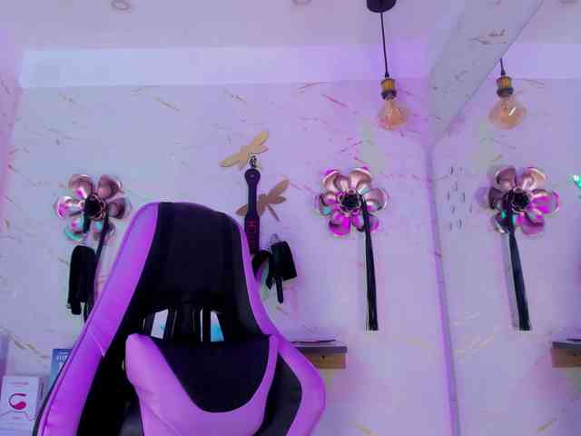 Natasha-Adams Natasha-Adams