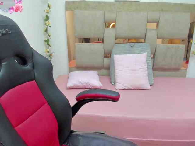 Natasha-Adams webcam