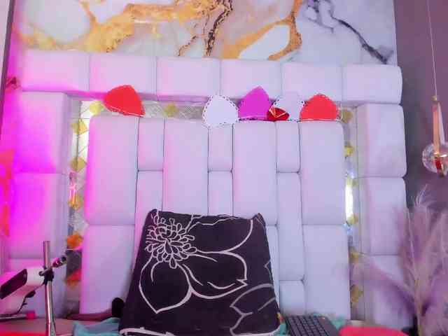 Natasha-Adams webcam