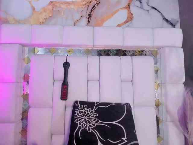 Natasha-Adams webcam