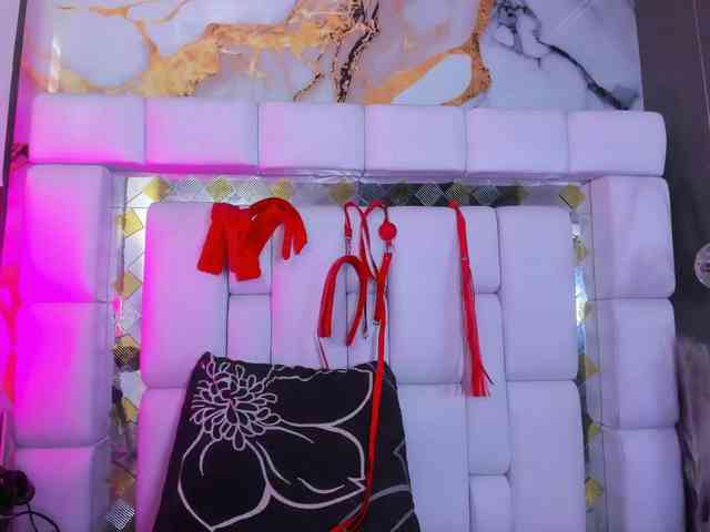 Natasha-Adams webcam