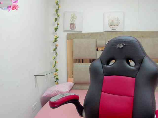 Natasha-Adams webcam