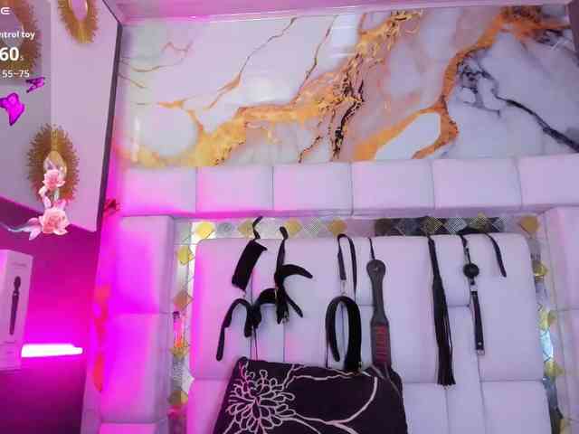 Natasha-Adams Natasha-Adams