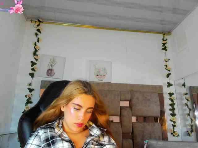 Natasha-Adams webcam