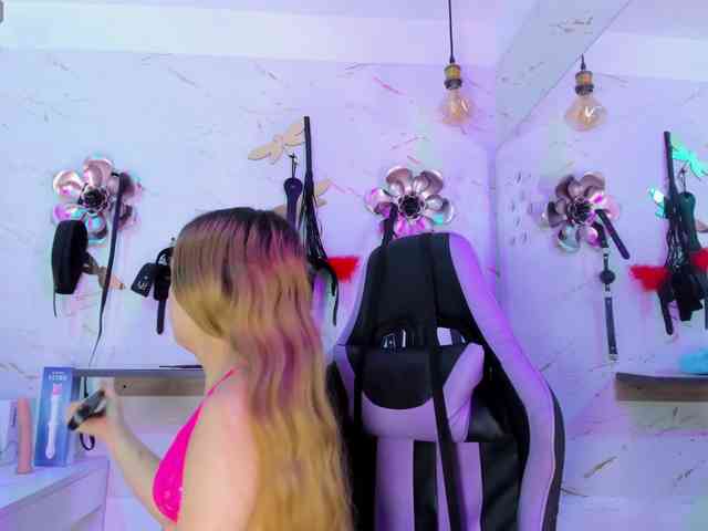 Natasha-Adams Natasha-Adams