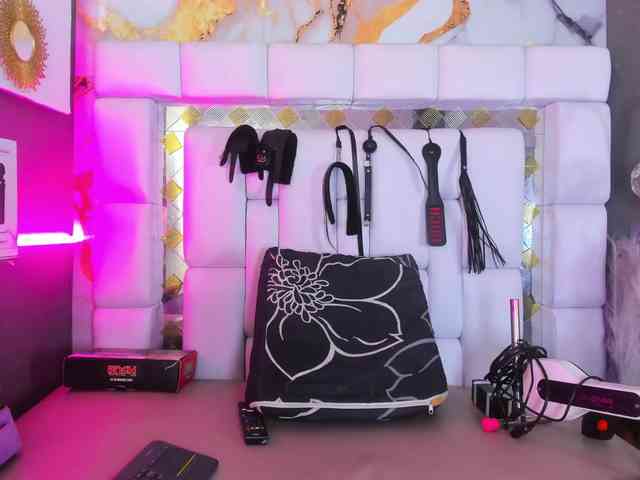 Natasha-Adams webcam