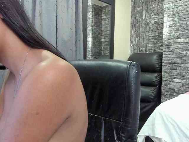 alaia-brown webcam