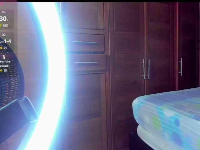 alaia-brown webcam