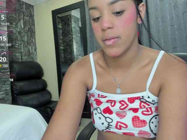 alaia-brown webcam