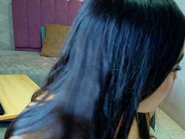 Aly-Loving webcam