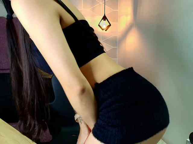 Aly-Loving webcam
