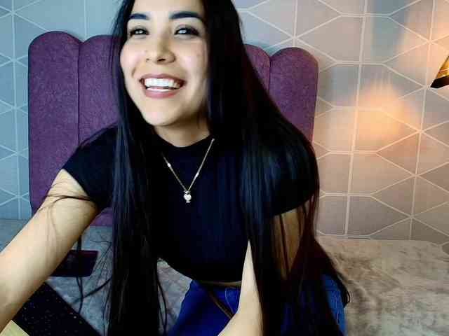 Aly-Loving webcam