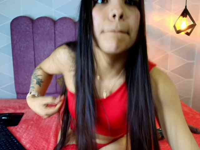 Aly-Loving webcam