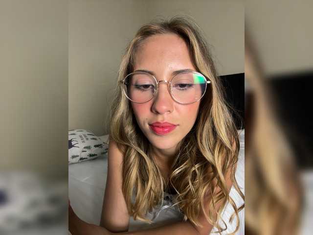 FanyAbbey's BongaCams show and profile