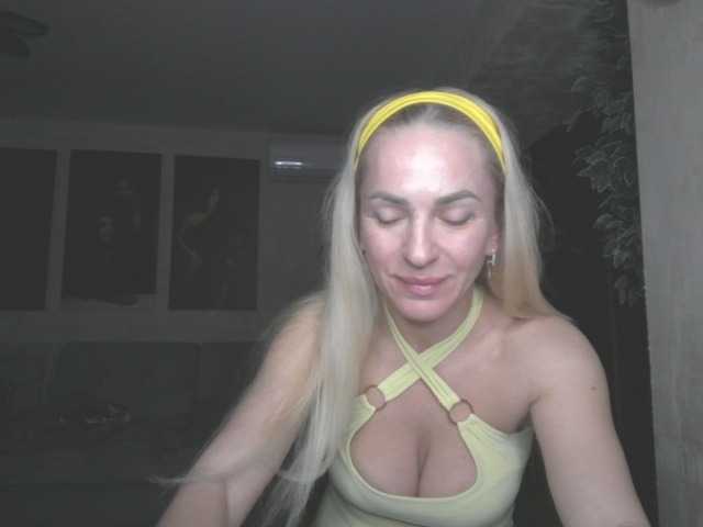 annamari1563's BongaCams show and profile