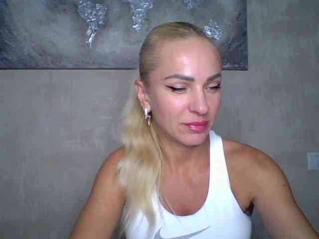 annamari1563 Live Webcam on BongaCams