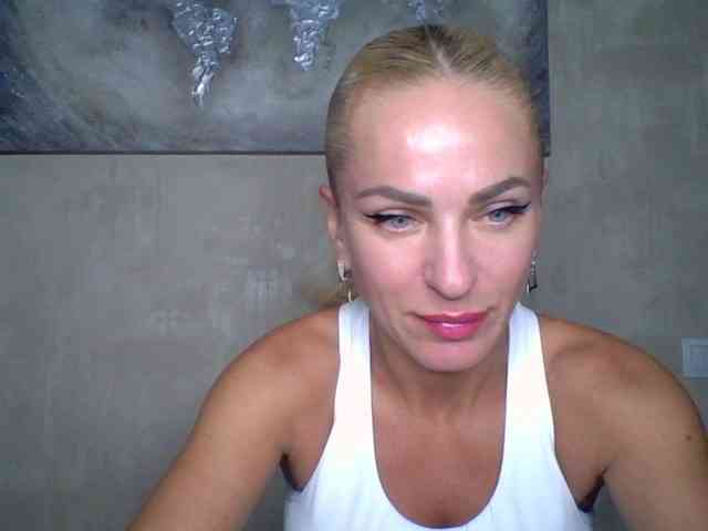 annamari1563 Live Webcam on BongaCams