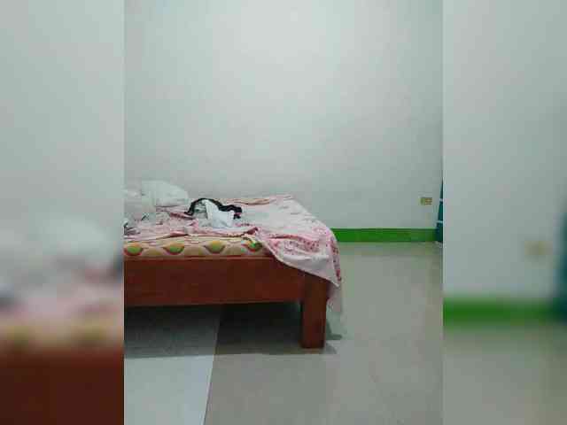 Girlyhot01 webcam