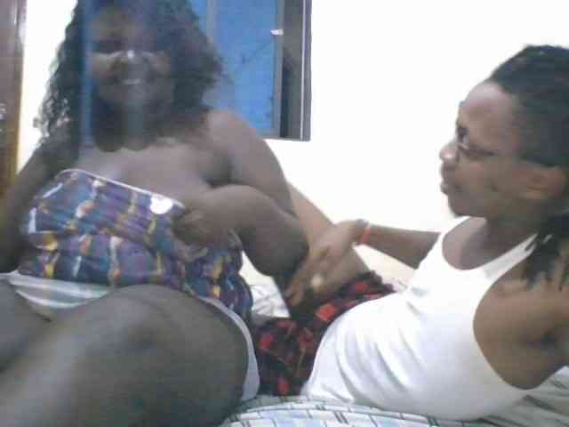 Extreme-curvyteam webcam